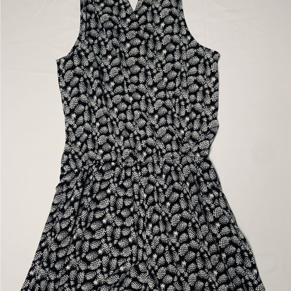 by & by Black and White Sleeveless V-neck Romper